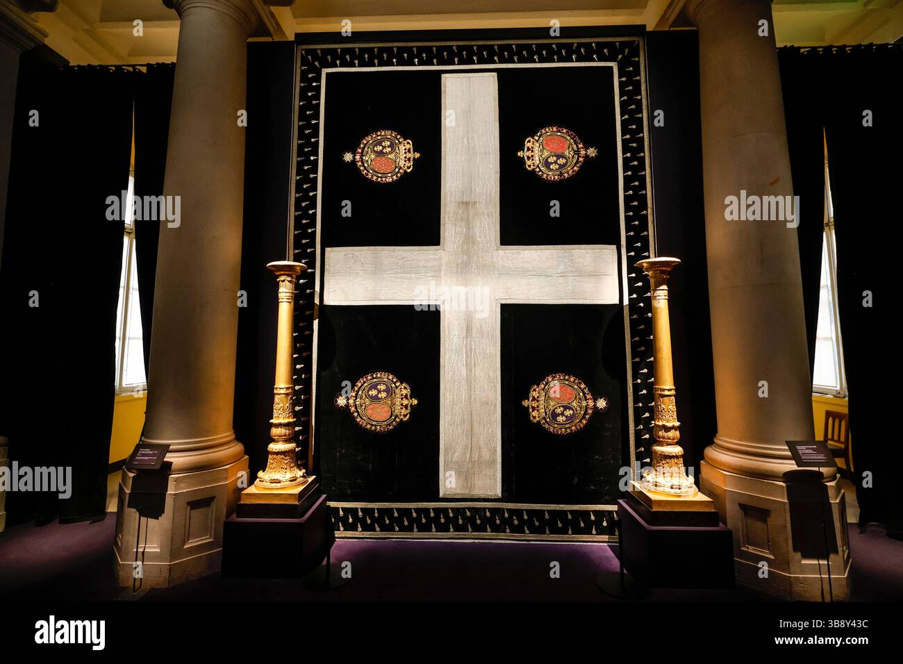 EXPOSITION LE DERNIER COURONNEMENT PRÉSENTÉ AU MOBILIER NATIONAL PARIS Banque D'Images