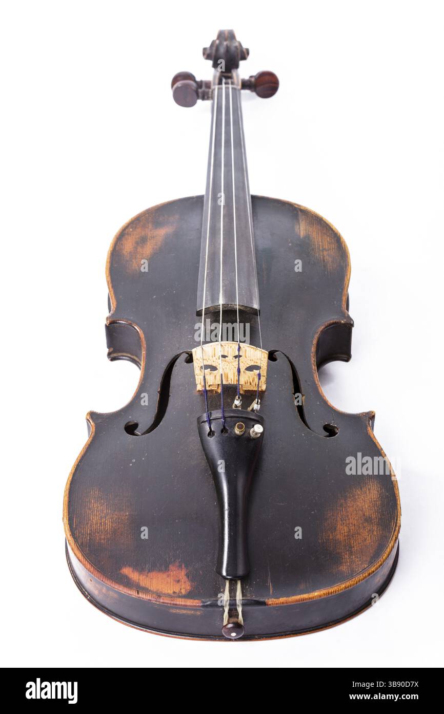 Ancien violon noir sur blanc Banque D'Images