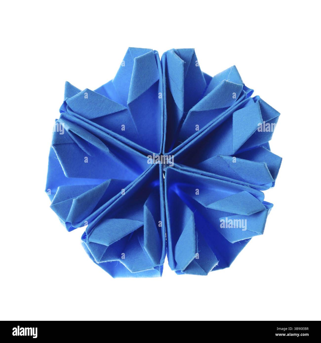 Flocon de neige à l'origami bleu isolé sur fond blanc Banque D'Images