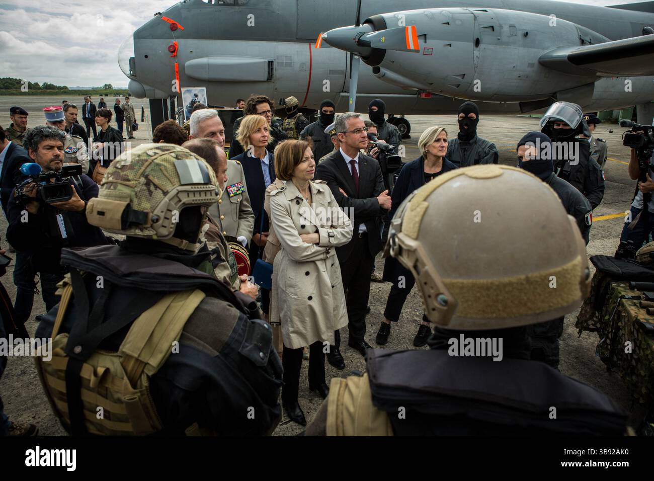 13 juin 2019 - Pau, Pyrénées-Atlantiques, France - Florence Parly, ministre des Forces armées, à Pau (Pyrénées-Atlantiques) dans le cadre d'une visite sur l'implication du ministère des Forces armées dans la lutte contre le terrorisme. 5e Régiment d'hélicoptères de combat (crédit image : © Sadak Souici/ZUMA Press Wire) Banque D'Images 13 juin 2019 - Pau, Pyrénées-Atlantiques, France - Florence Parly, ministre des Forces armées, à Pau (Pyrénées-Atlantiques) dans le cadre d'une visite sur l'implication du ministère des Forces armées dans la lutte contre le terrorisme. 5e Régiment d'hélicoptères de combat (crédit image : © Sadak Souici/ZUMA Press Wire) Banque D'Images