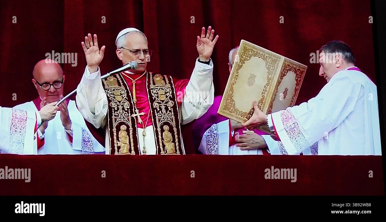 Foto aus Life Übertragung RTL oder ZDF Papstwahl am 08.05.2025 aus ROM- *** photo de Life broadcast RTL ou ZDF élection papale le 08 05 2025 de Rome Banque D'Images