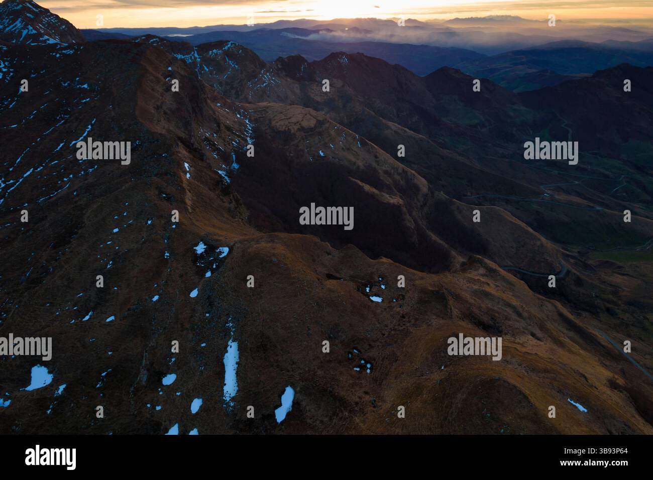 Tombée de la nuit dans le col de Lunada, Burgos, Castilla y Leon, Espagne Banque D'Images