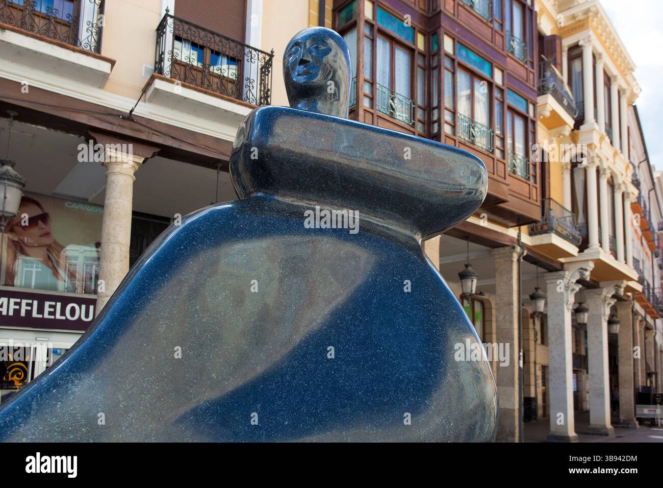 Statue dans la rue principale Mayor à Palencia, Castilla y Leon, Espagne Banque D'Images