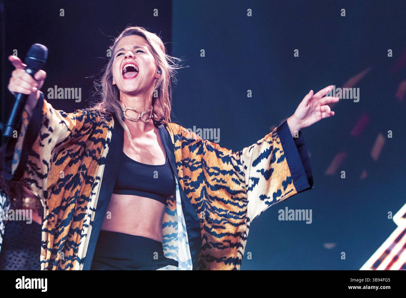 6 juillet 2023, Madrid, Espagne : Sanne Greet Putseys mieux connu sous le nom de Selah Sue se produit en direct lors d'un concert à Madrid. (Crédit image : © Valeria Magri/SOPA images via ZUMA Press Wire) Banque D'Images