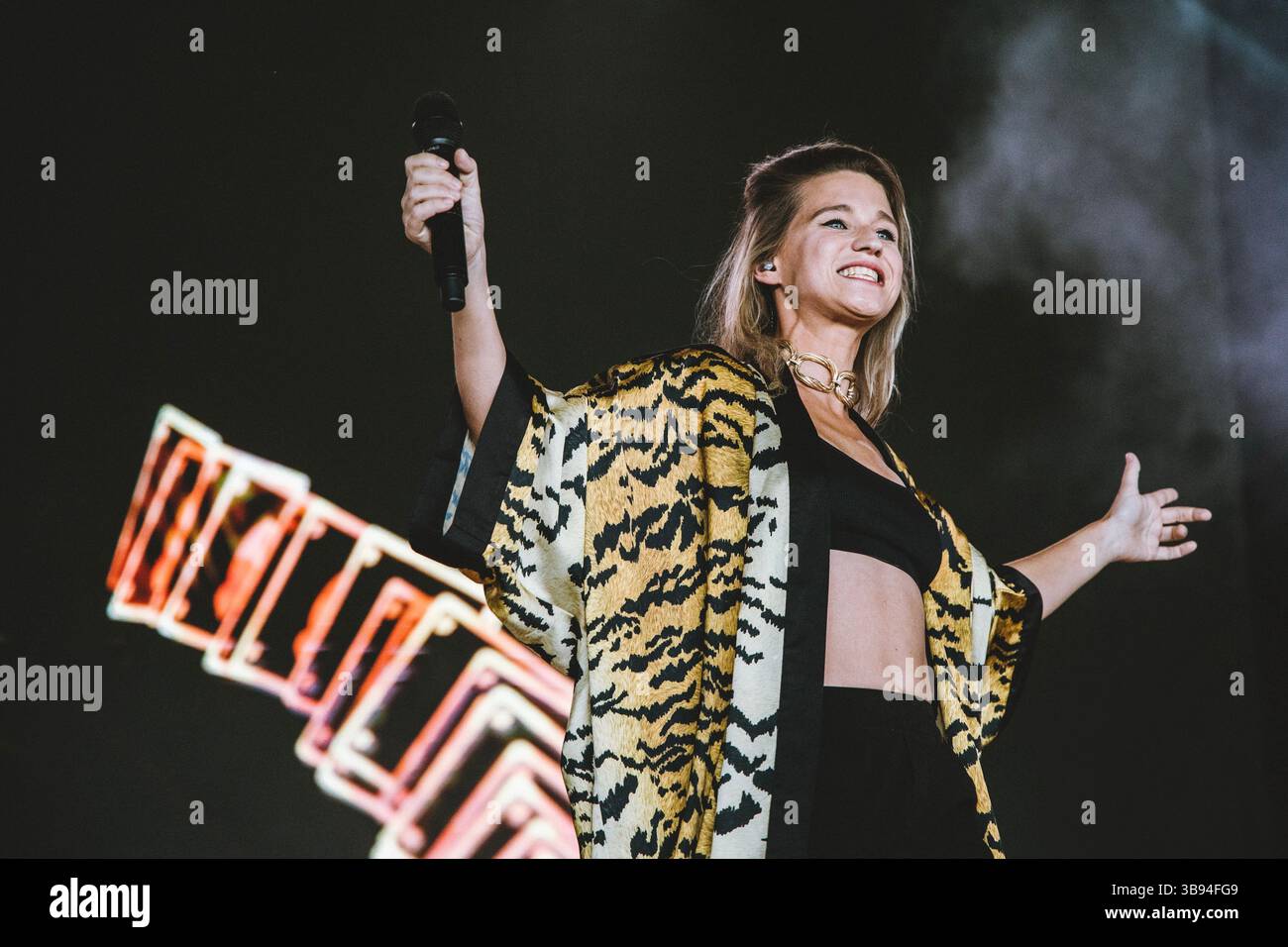 6 juillet 2023, Madrid, Espagne : Sanne Greet Putseys mieux connu sous le nom de Selah Sue se produit en direct lors d'un concert à Madrid. (Crédit image : © Valeria Magri/SOPA images via ZUMA Press Wire) Banque D'Images