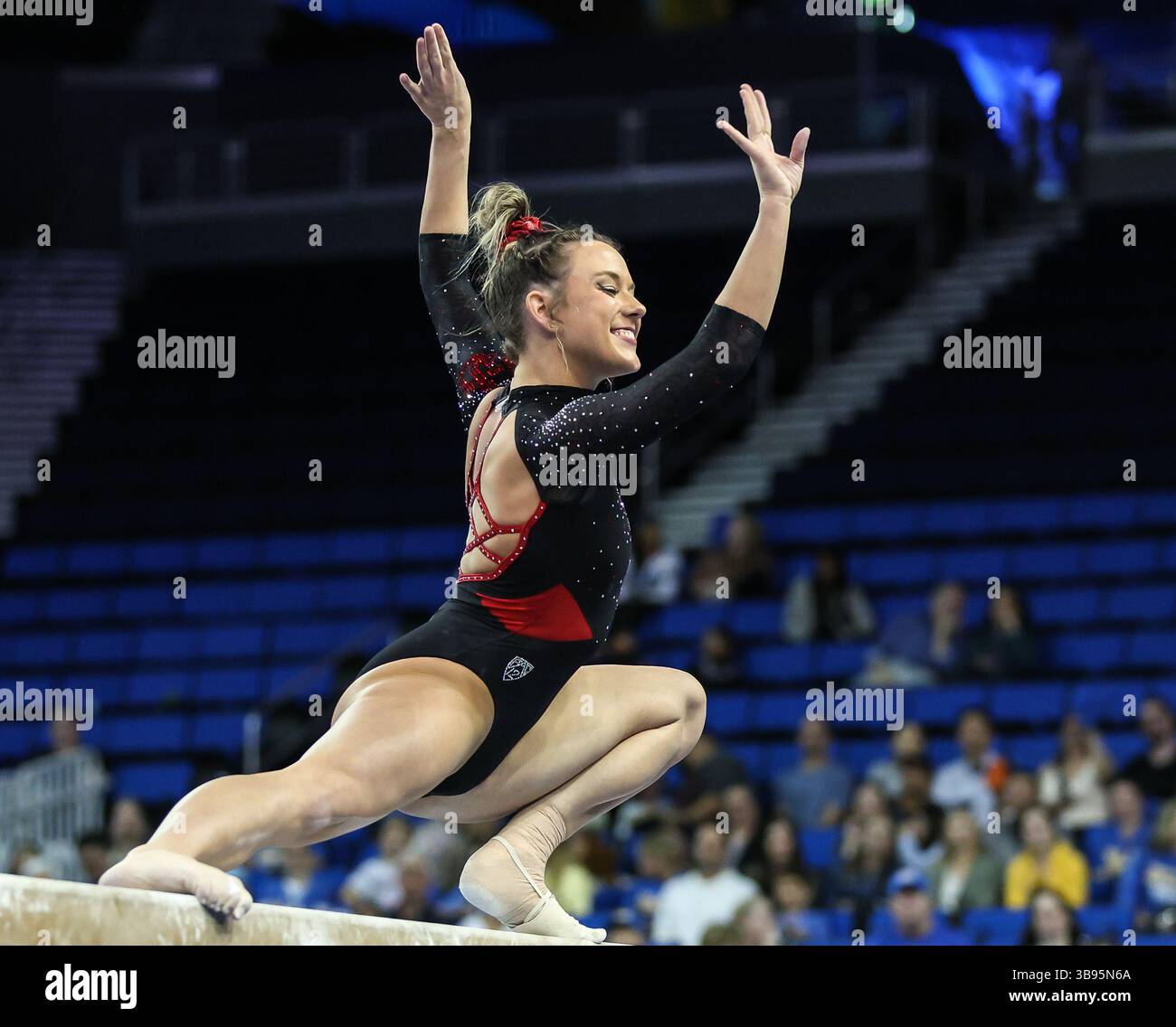 1er avril 2023 : Jaylene Gilstrap de l'Utah concourt sur la poutre d'équilibre lors des finales de la NCAA Women's Gymnastics Regional Los Angeles au Pauley Pavilion à Los Angeles, OK. Kyle Okita/CSM (crédit image : © Kyle Okita/CSM via ZUMA Press Wire) Banque D'Images
