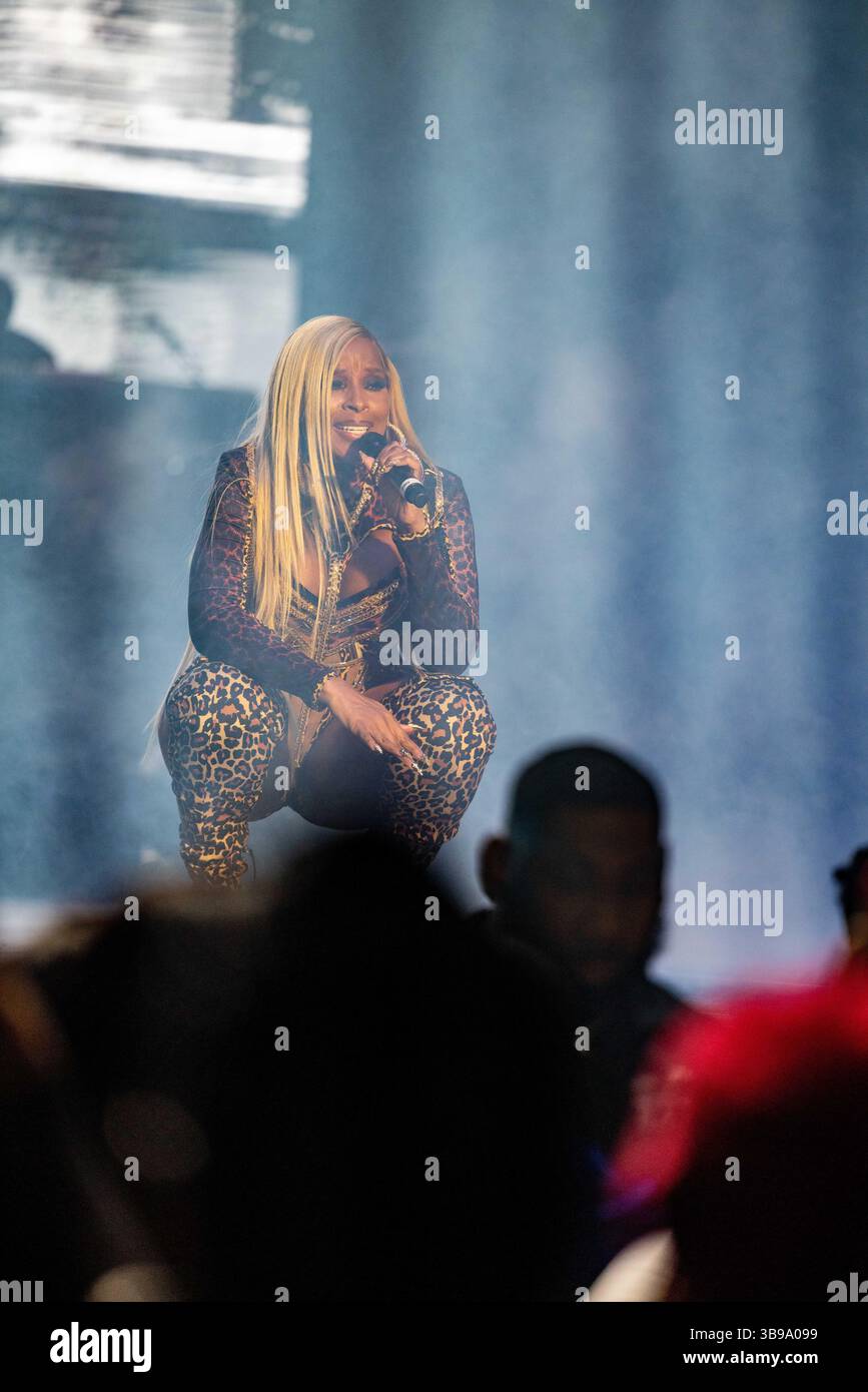 29 décembre 2022, Jacksonville, Floride, États-Unis : MARY J BLIGE se produit au Vystar Veterans Memorial Arena (crédit image : © D'avril Grant/ZUMA Press Wire) Banque D'Images