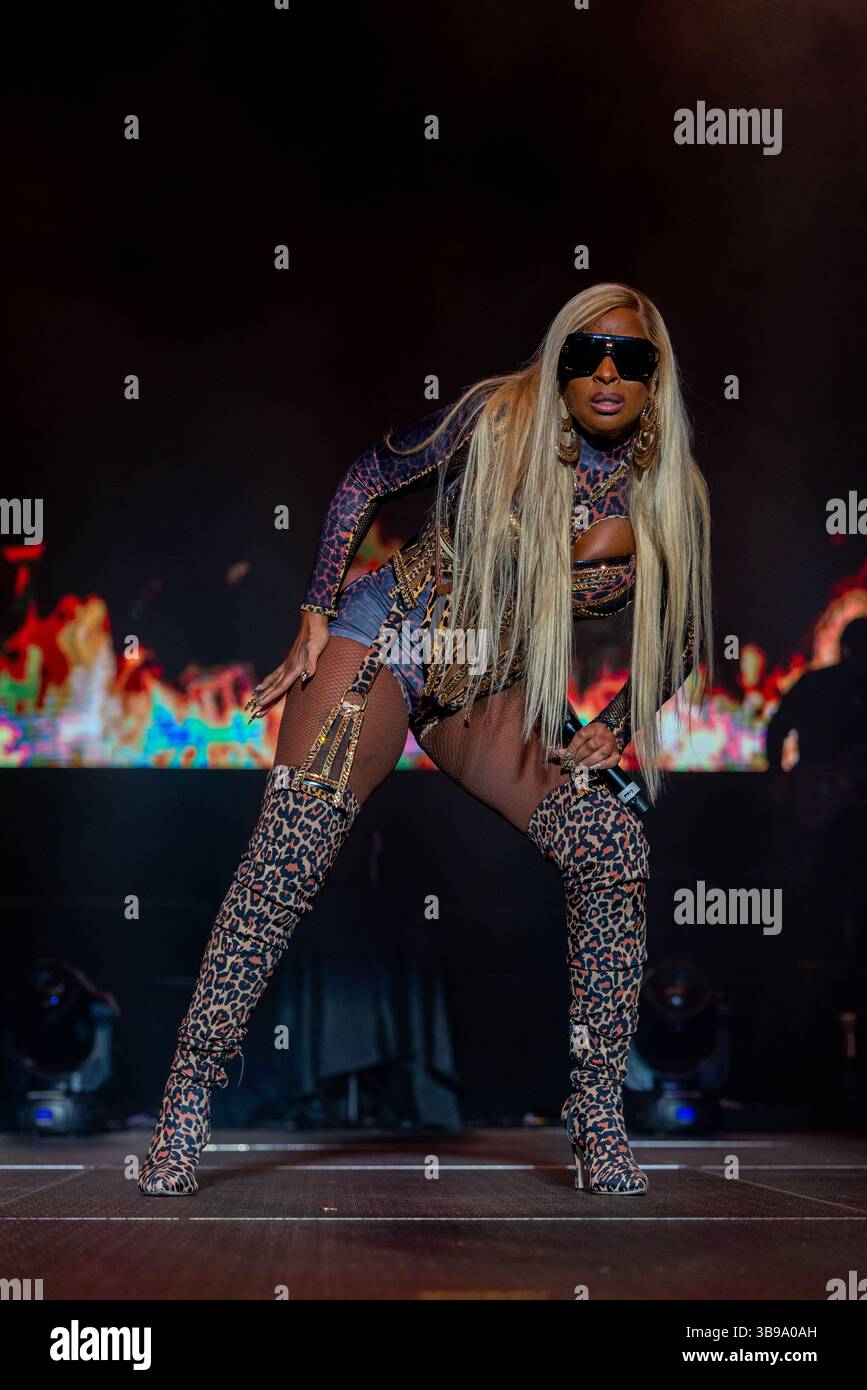 29 décembre 2022, Jacksonville, Floride, États-Unis : MARY J BLIGE se produit au Vystar Veterans Memorial Arena (crédit image : © D'avril Grant/ZUMA Press Wire) Banque D'Images