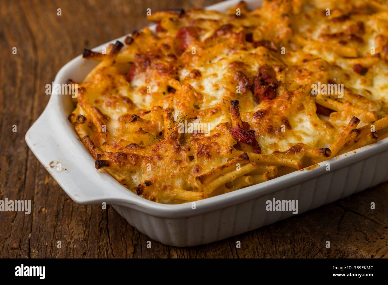 Mac et fromage sur bois Banque D'Images
