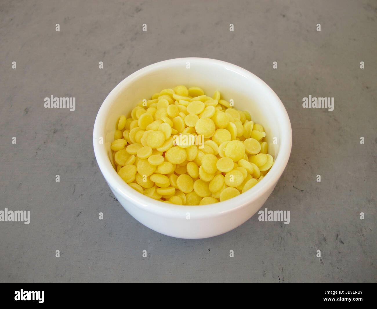 Chips de beurre de cacao pour la fabrication de chocolat ou pour les produits de soins corporels Banque D'Images