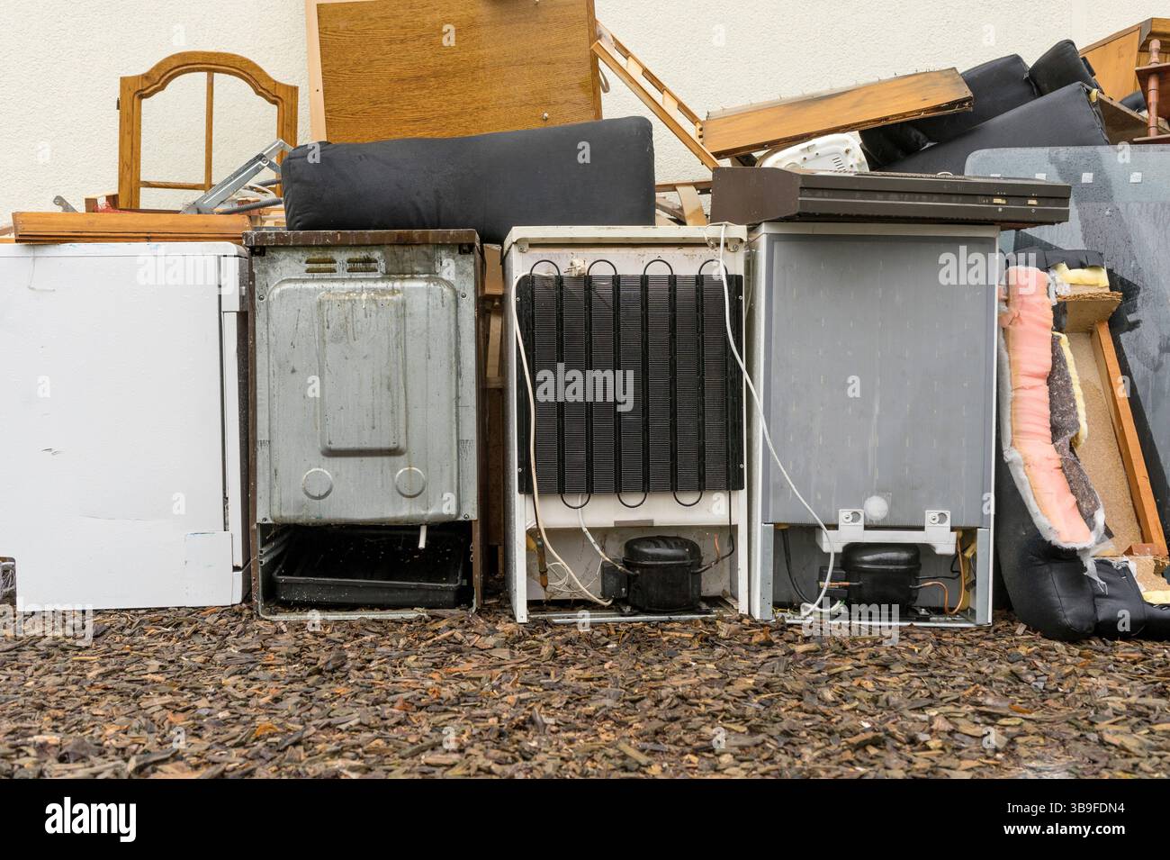 Tas de déchets volumineux avec appareils électriques Banque D'Images