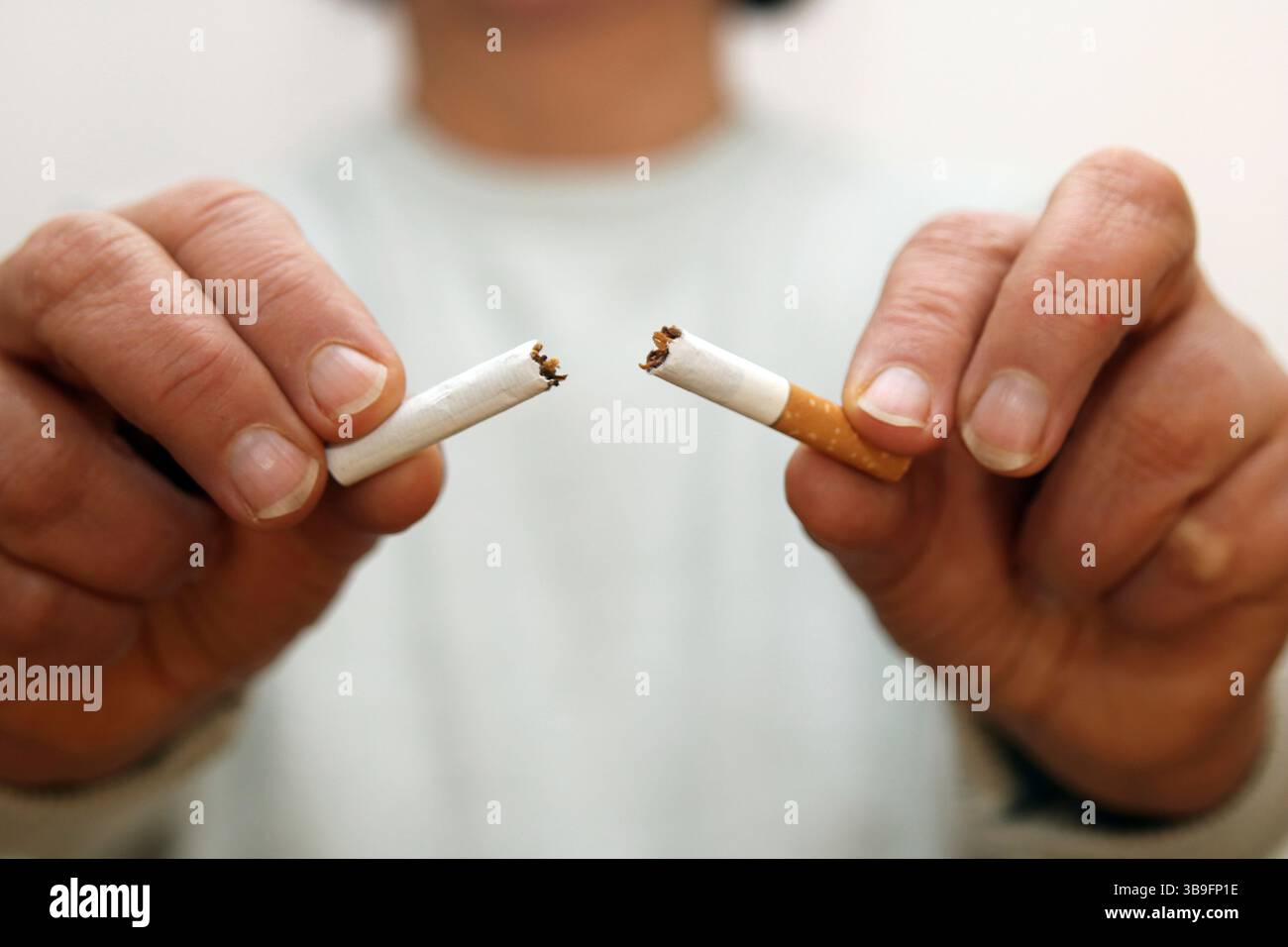 La bonne résolution pour arrêter de fumer Banque D'Images