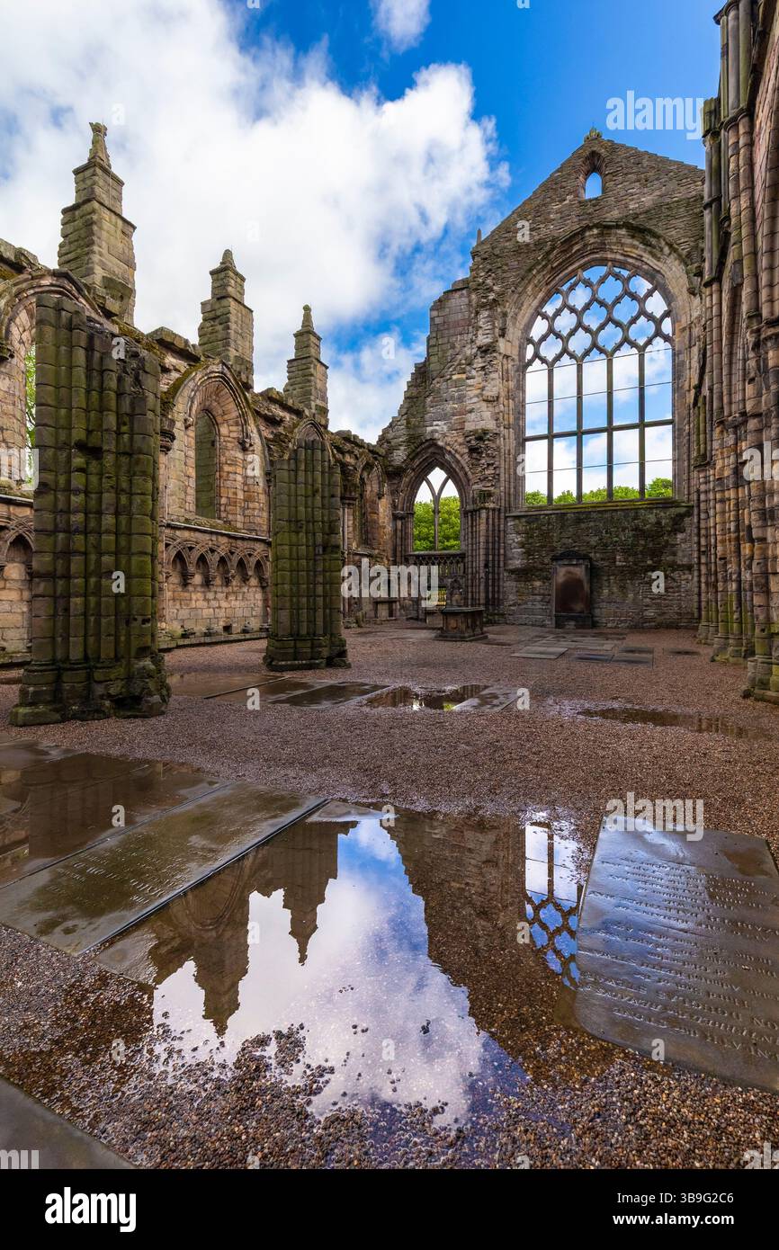 Vue sur l'abbaye de Holyrood dans le centre-ville d'Édimbourg. Édimbourg, Écosse, Royaume-Uni, Europe. Banque D'Images