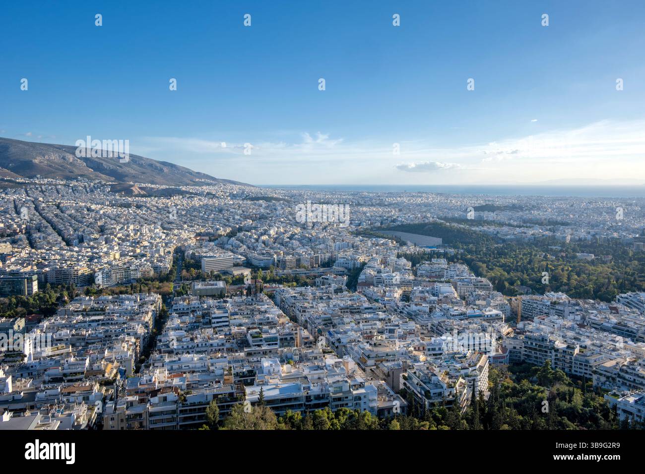 Athènes, Grèce, Europe. Vue sur le stade Panathinaiko depuis la colline Lycabettus Banque D'Images