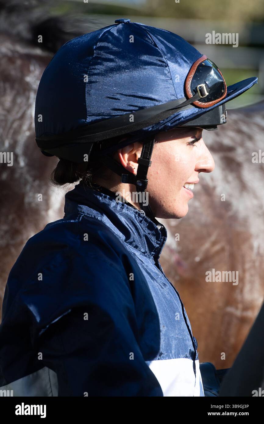 Ascot, Royaume-Uni. 9 mai 2025. Jockey Morgan Cole après avoir monté le cheval Toby Tops pour remporter le Peroni Nastro Azzurro 0,0% Apprentice handicap Stakes, classe 4, GBBPlus Race à Ascot Racecourse dans le Berkshire au Peroni Nastro Azzurro 0,0% Friday Raceday. Propriétaire M. Paul Goonan, entraîneur Dylan Cunha, Newmarket, éleveur Curie Monceaux/Rifa Mustang. Crédit : Maureen McLean/Alamy Live News Banque D'Images