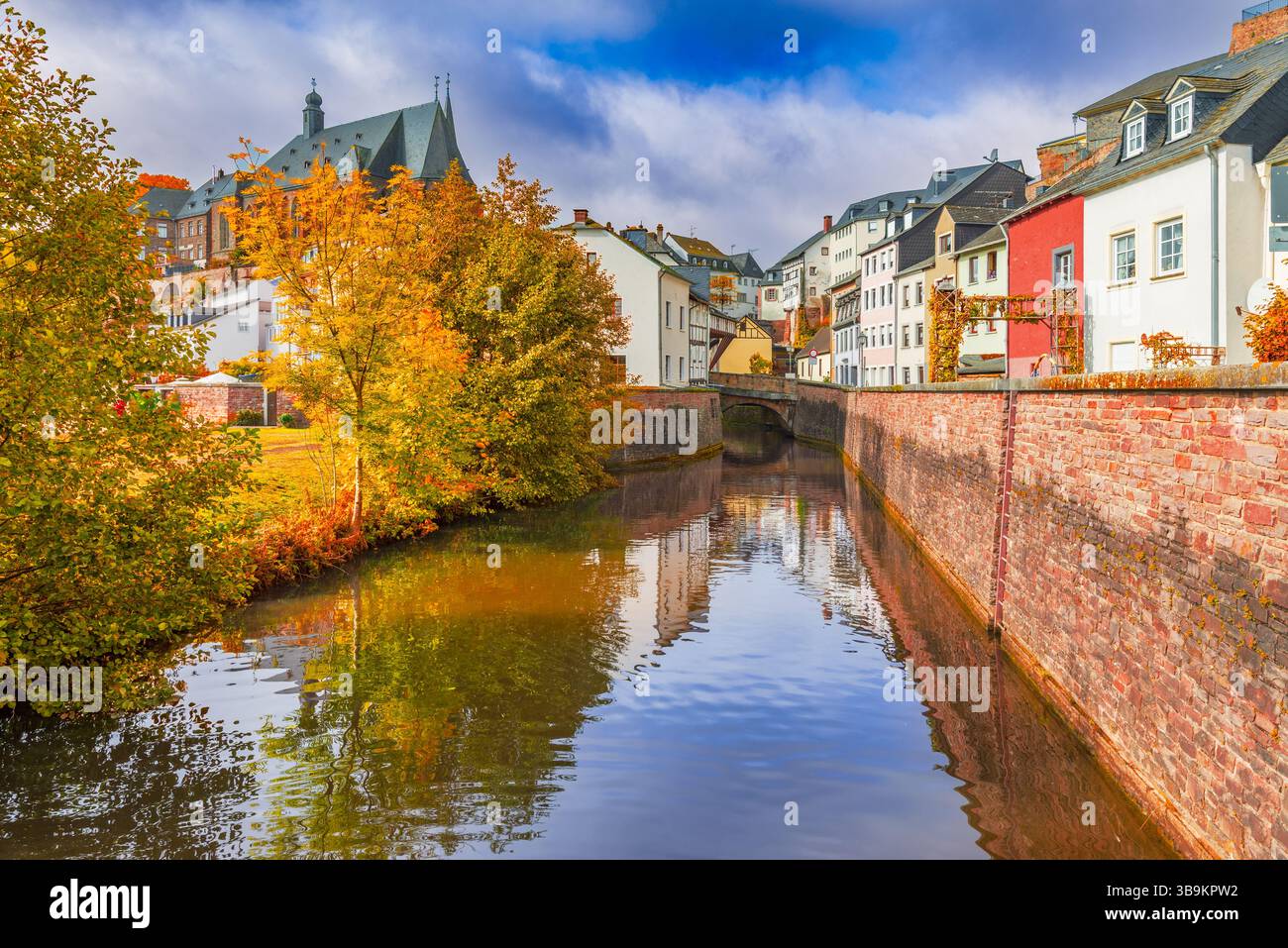 Saarburg, Allemagne. Centre-ville médiéval et rivière Saar, la Sarre est un endroit célèbre en Europe. Banque D'Images