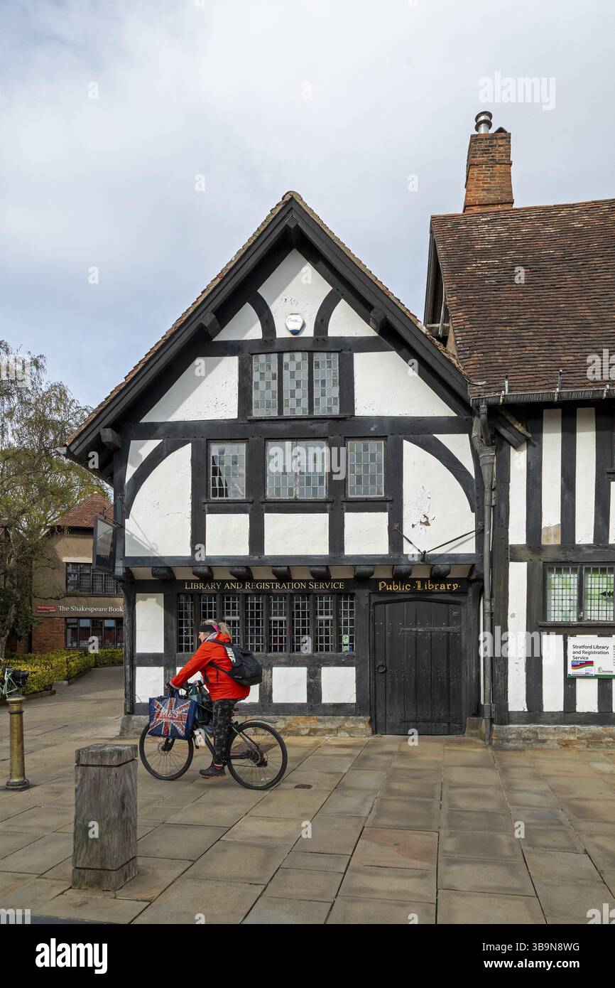 Maison à colombages, bibliothèque, Stratford-upon-Avon, Warwickshire, Angleterre, grande-Bretagne Banque D'Images