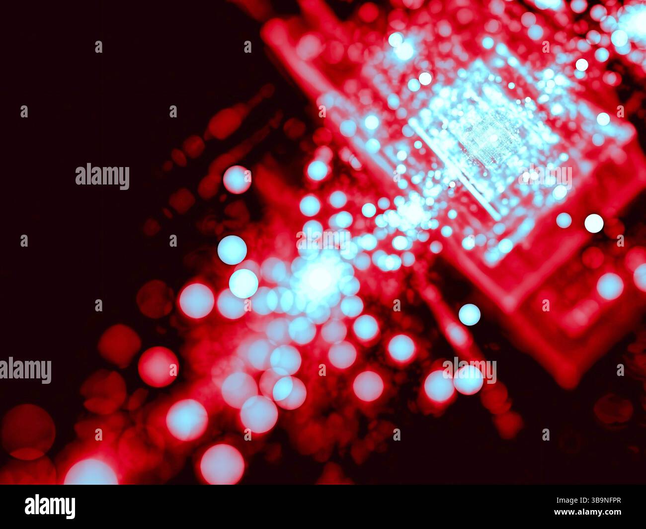 Les bulles technologiques floues - image abstraite générée par ordinateur. Art fractal : chaos incandescent lignes et cercles. Arrière-plan flou foncé avec copyspace Banque D'Images