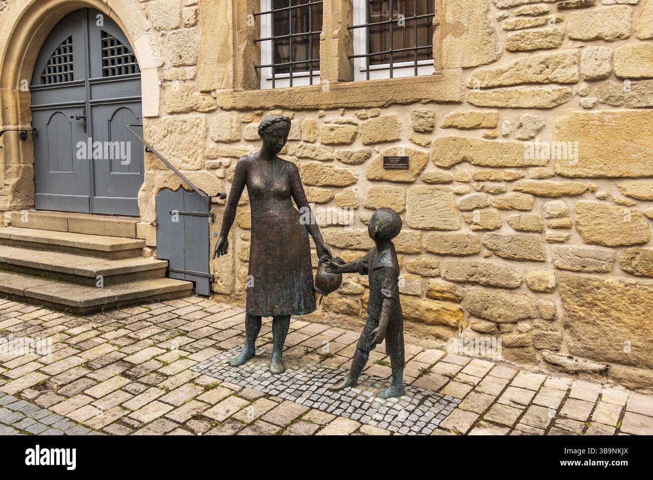 Près du centre routier, aérien et ferroviaire de Stuttgart et à proximité du nord de la Forêt-Noire, se trouve la ville qui allie tradition et modernité Banque D'Images