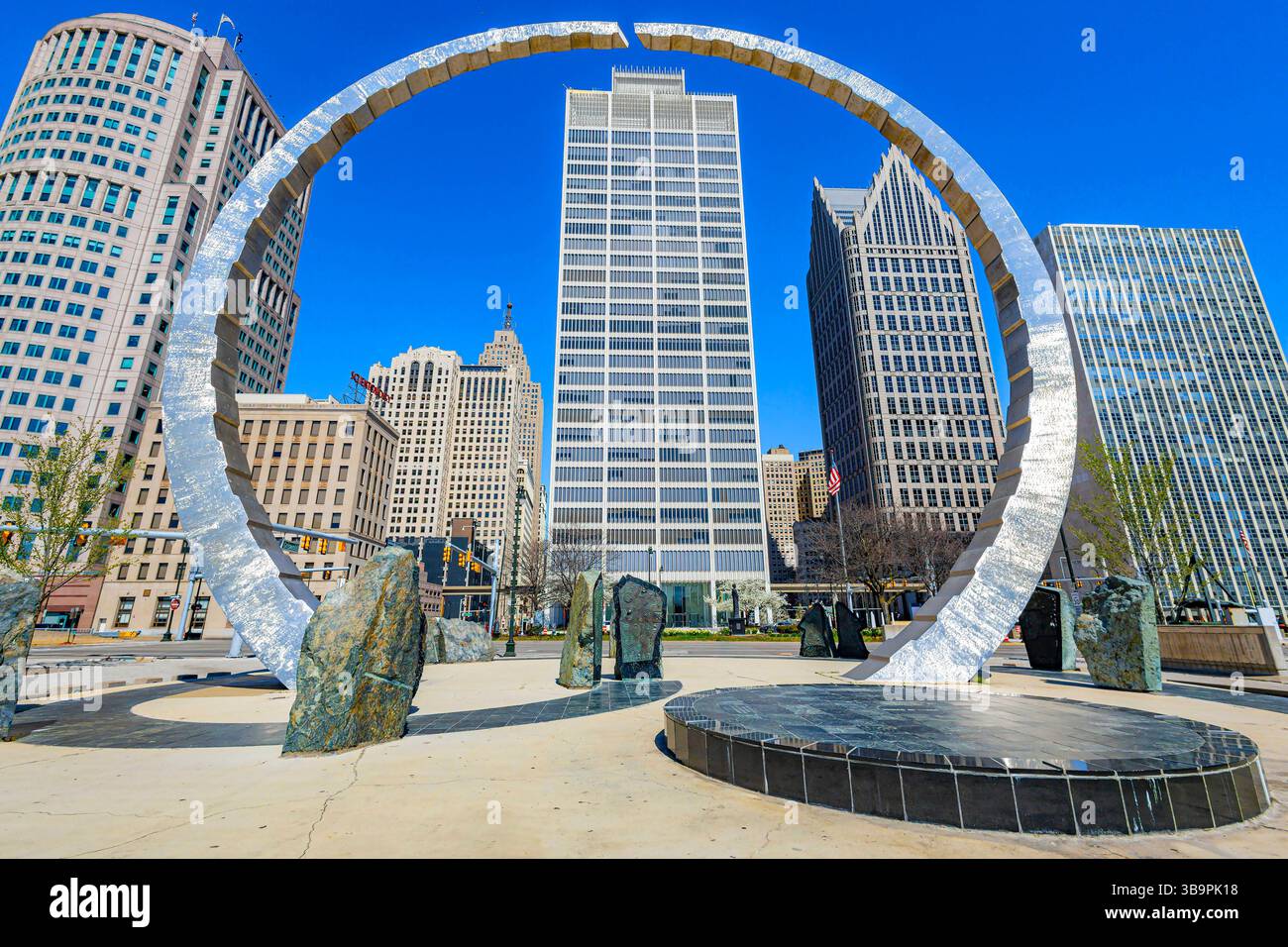 Photo panoramique panoramique de Hart Plaza dans le centre-ville de Detroit, Michigan, avec les gratte-ciel environnants Banque D'Images