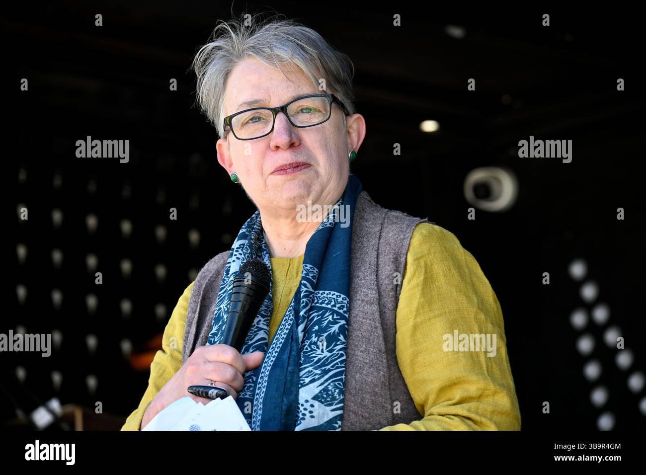 Londres, Royaume-Uni. Natalie Bennett, pair du Parti Vert. Jour de la République 2025 à Trafalgar Square. Les anti-monarchistes se rassemblent à Trafalgar Square pour exprimer leur opposition à la monarchie. Crédit : michael melia/Alamy Live News Banque D'Images