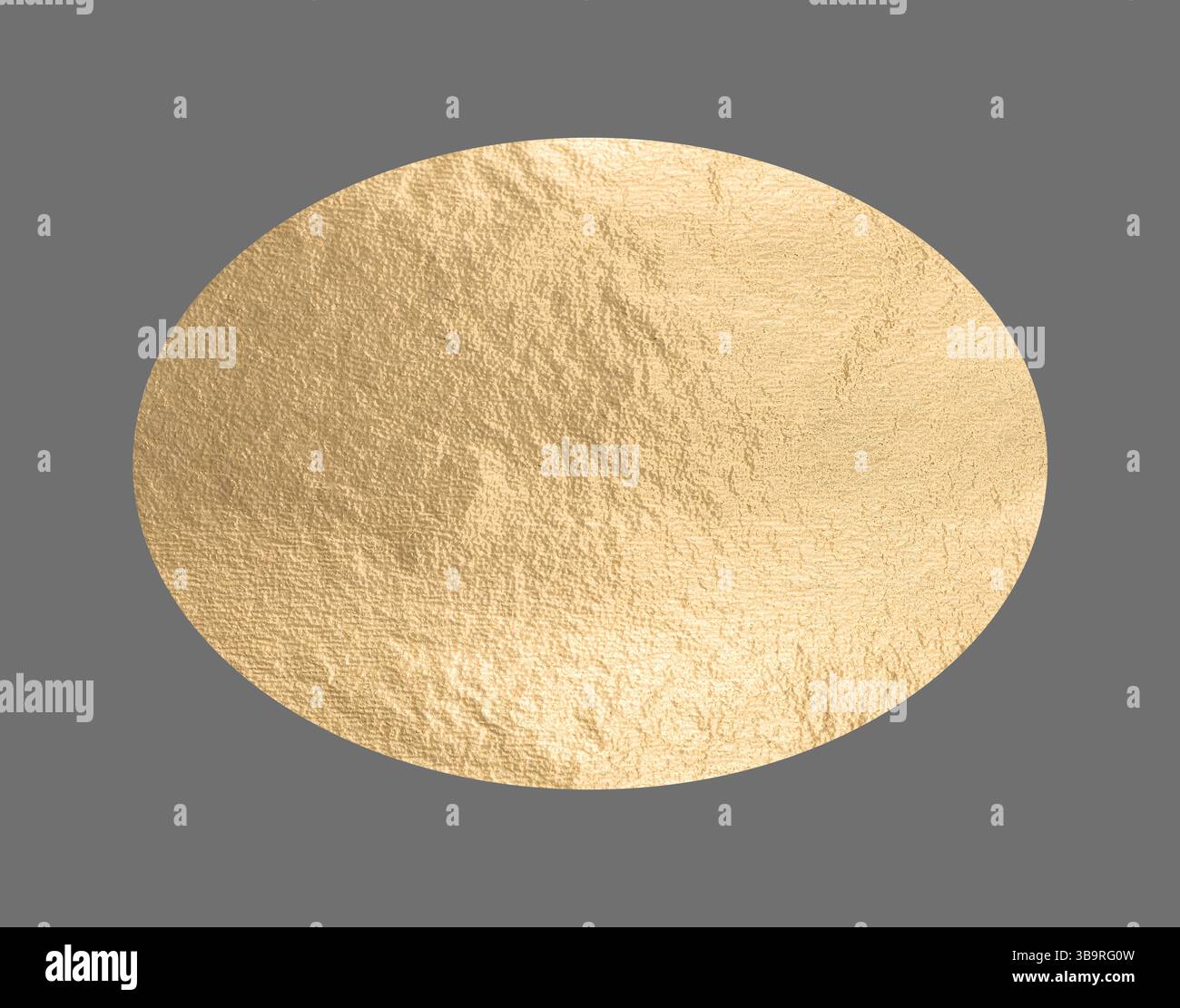 Forme elliptique dorée avec une surface lisse et métallique crée un design élégant et moderne. La lueur nacrée et la finition réfléchissante ajoutent une décoration royale Banque D'Images