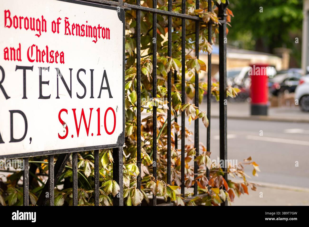 LONDRES - 28 AVRIL 2025 : panneau de rue SW10 dans le Royal Borough og Kensington et Chelsea Banque D'Images
