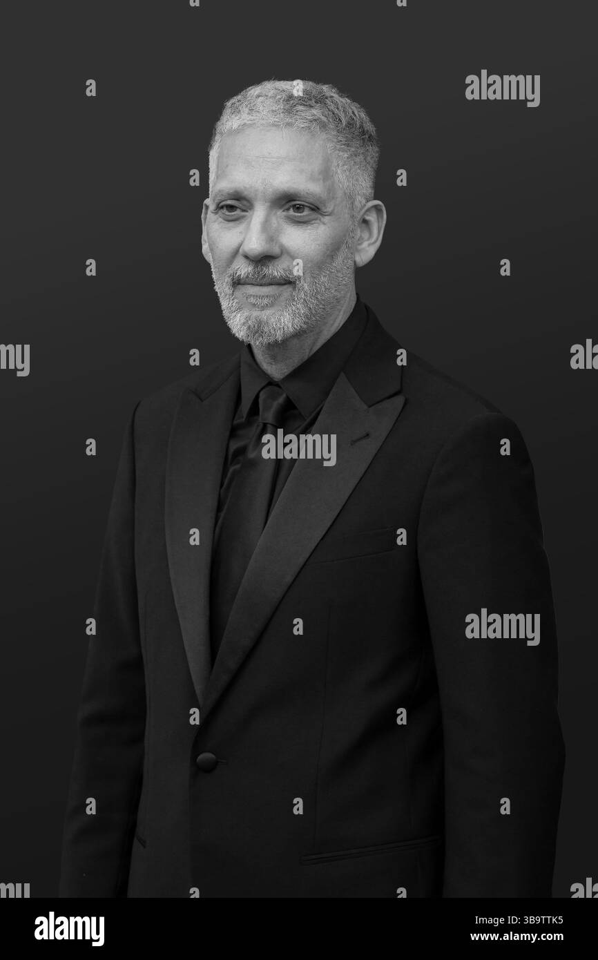 Rome, Italie - 7 mai 2025 : Giuseppe Fiorello assiste au tapis rouge lors du 70e David Di Donatello aux Cinecitta Studios le 7 mai 2025 à Rome, Italie. Banque D'Images