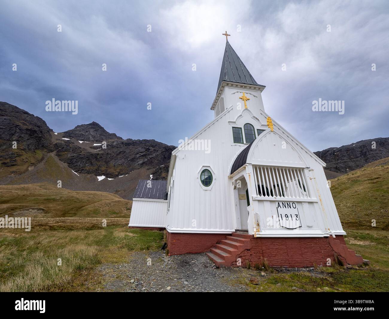 Une vue de l'église dans la station baleinière historique de Grytviken, Géorgie du Sud, 23 décembre 2024. Banque D'Images