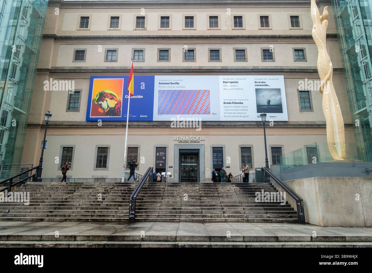 Célèbre Reina Sofia entrée du musée d'art national contemporain Madrid Espagne Collection d'œuvres d'art espagnol moderne comprenant Pablo Picasso et Salvador Dali Banque D'Images