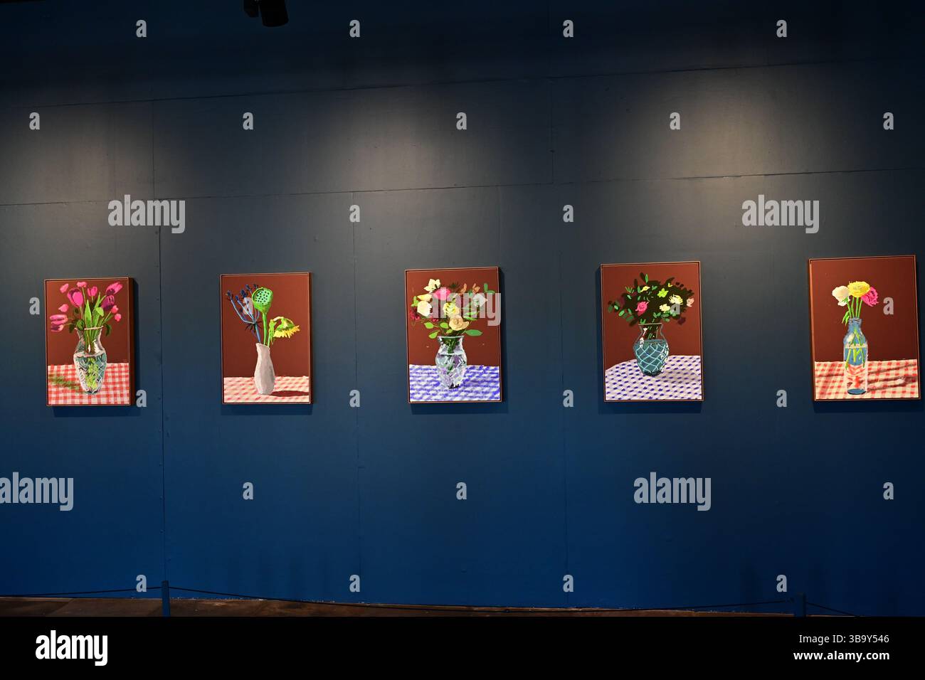 David Hockney, j'écrase des peintures, vingt fleurs pour 2025 et quelques plus grandes photos, moulin à sels, Saltaire, West Yorkshire Banque D'Images