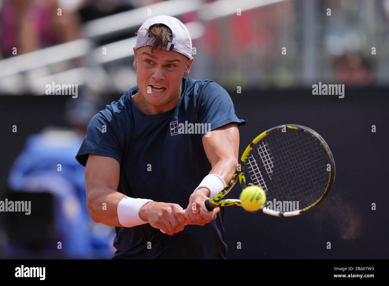 Roma, Italie. 11 mai 2025. Holger Rune (DAN) lors de la 3ème manche contre Corentin Moutet (FRA) du tournoi ATP Master 1000 Internazionali BNL d'Italia au Foro Italico le 11 mai 2025(Alfredo Falcone/LaPresse) crédit : LaPresse/Alamy Live News Banque D'Images Roma, Italie. 11 mai 2025. Holger Rune (DAN) lors de la 3ème manche contre Corentin Moutet (FRA) du tournoi ATP Master 1000 Internazionali BNL d'Italia au Foro Italico le 11 mai 2025(Alfredo Falcone/LaPresse) crédit : LaPresse/Alamy Live News Banque D'Images