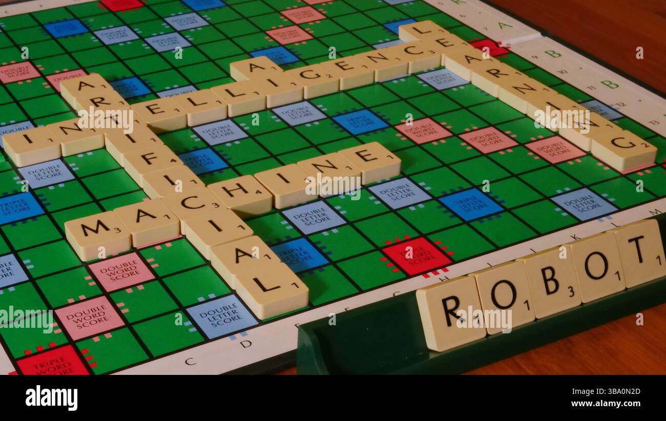 Le concept d'IA est illustré sur un tableau de Scrabble avec les mots robot, machine, Learning, Artificial Intelligence écrits en lettres Banque D'Images
