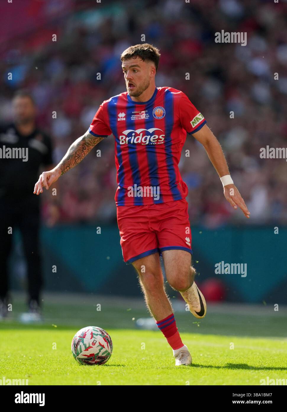 Tyler Frost d'Aldershot Town lors de la finale du trophée Isuzu FA au stade de Wembley, Londres. Date de la photo : dimanche 11 mai 2025. Banque D'Images