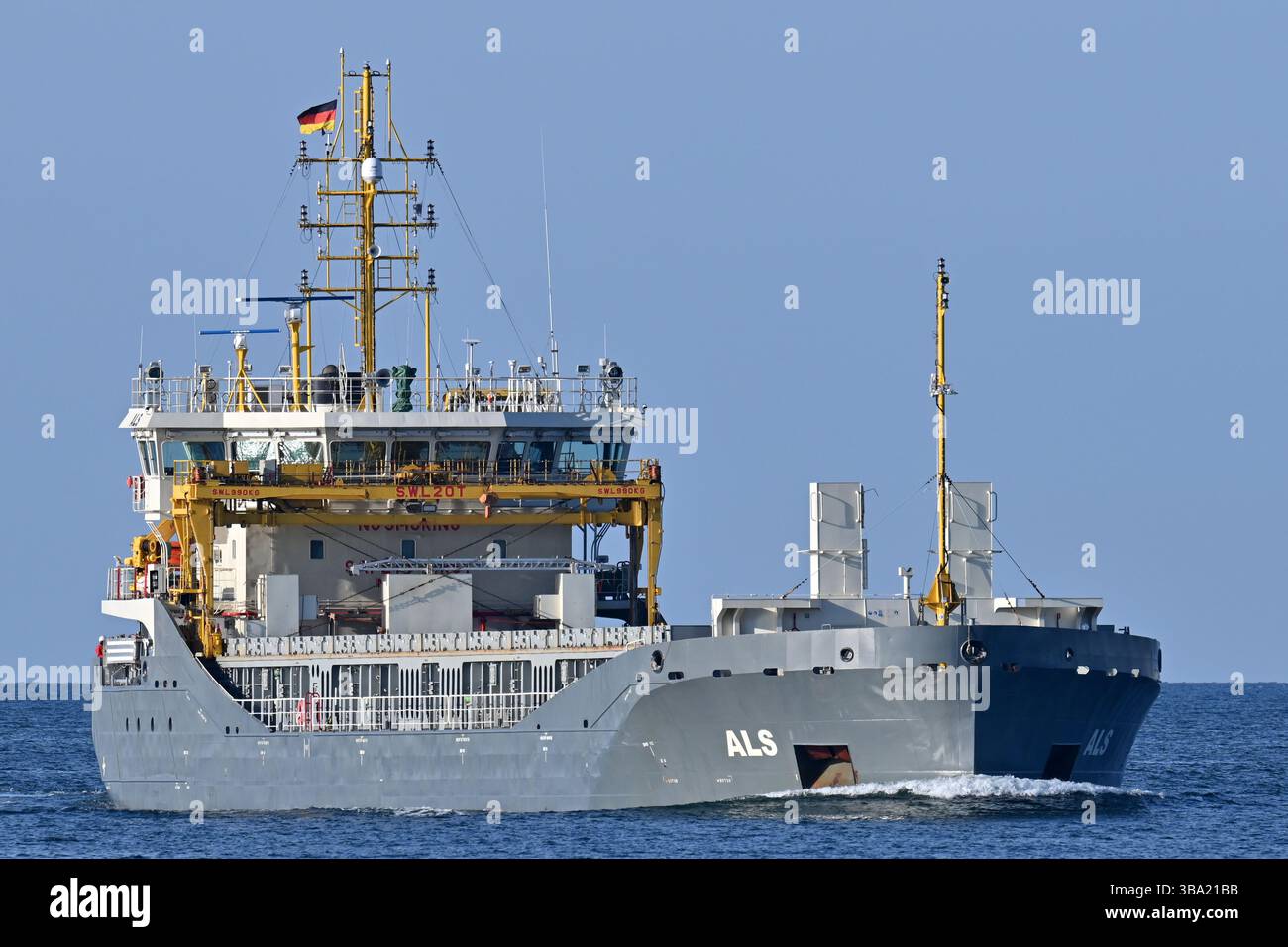 General Cargo Ship ALS au fjord de Kiel Banque D'Images