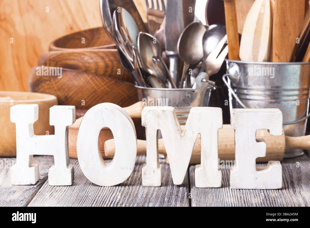 Cuisine de style rustique - antifossiles et lettres MAISON en bois et rétro Banque D'Images