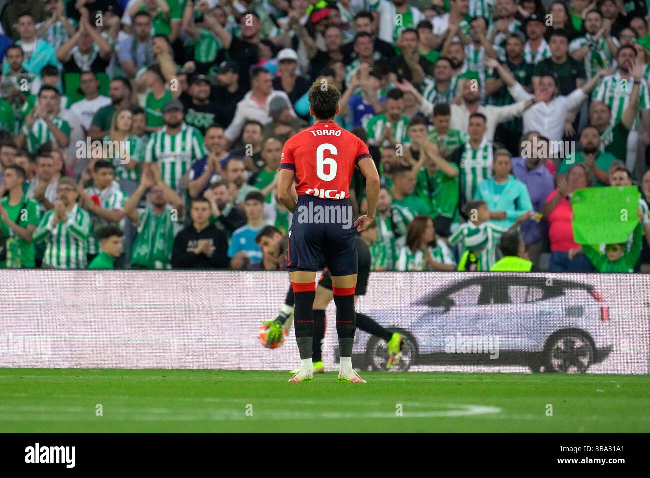 Séville, Espagne. 11 mai 2025. Séville, Espagne, 11 mai 2025 Lucas Torró (N6) lors du match de Liga entre Real Betis et Osasuna à l'Estadio Benito Villamarin à Séville, Espagne (Andres Lopez Sheridan /SPP) crédit : SPP Sport Press photo. /Alamy Live News Banque D'Images