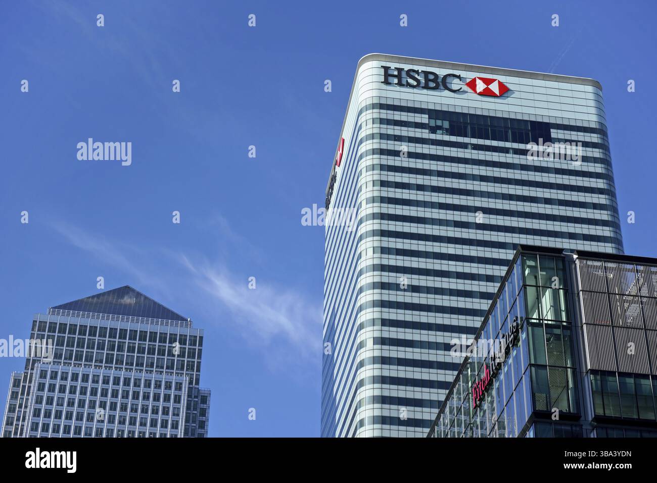 Londres, Royaume-Uni - 03 février 2019 : Sun brille au siège mondial de HSBC Holdings plc, 8 Canada Square, Canary Wharf. Il est 7e plus grand b Banque D'Images