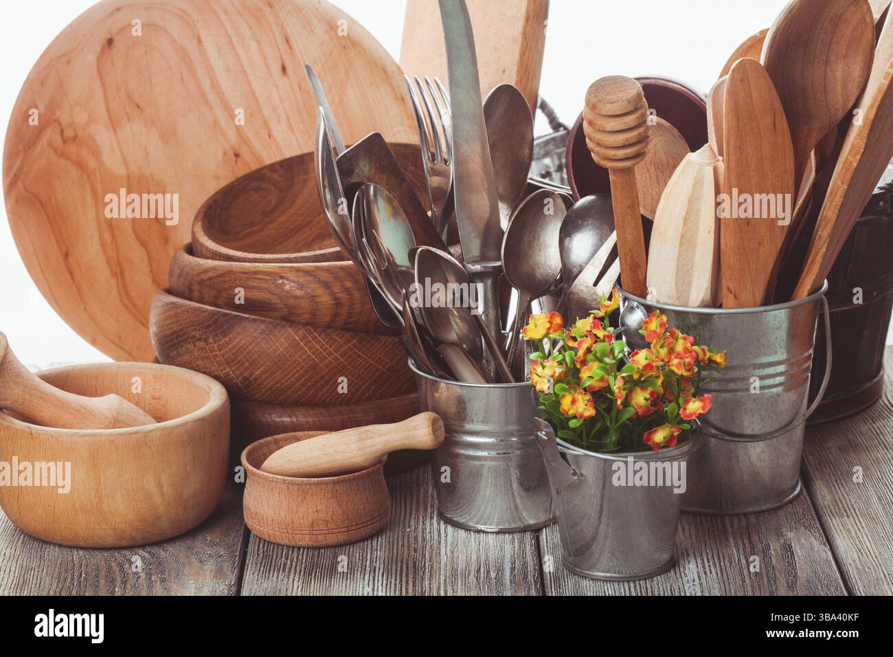 Cuisine de style rustique - antitersils en bois et rétro Banque D'Images