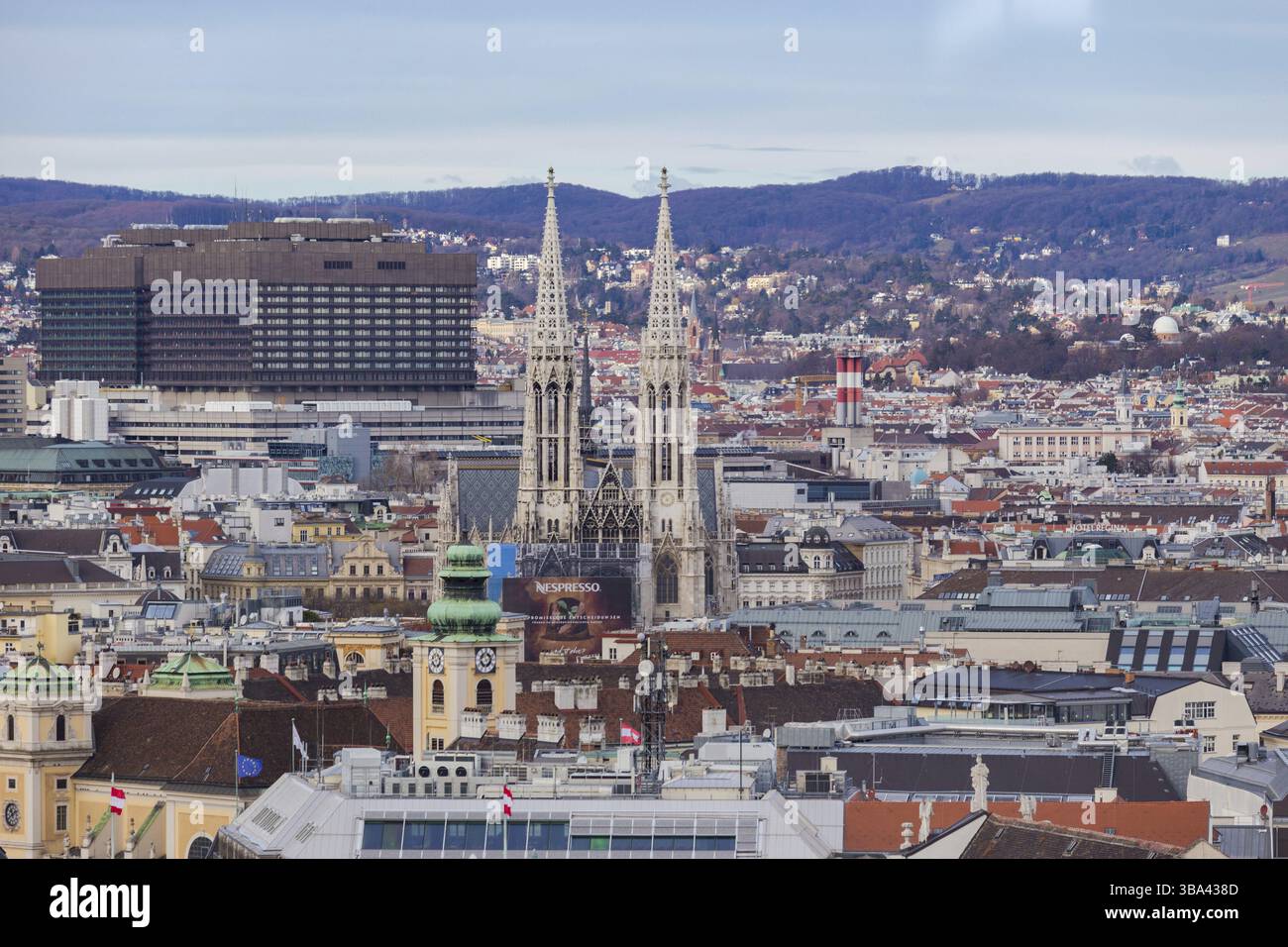 Vienne, Autriche, 2 janvier 2018. Vue à partir de la plate-forme d'observation, la cathédrale St Stephen Domkirche St. Stephan sur l'architecture de la ville 100 Banque D'Images