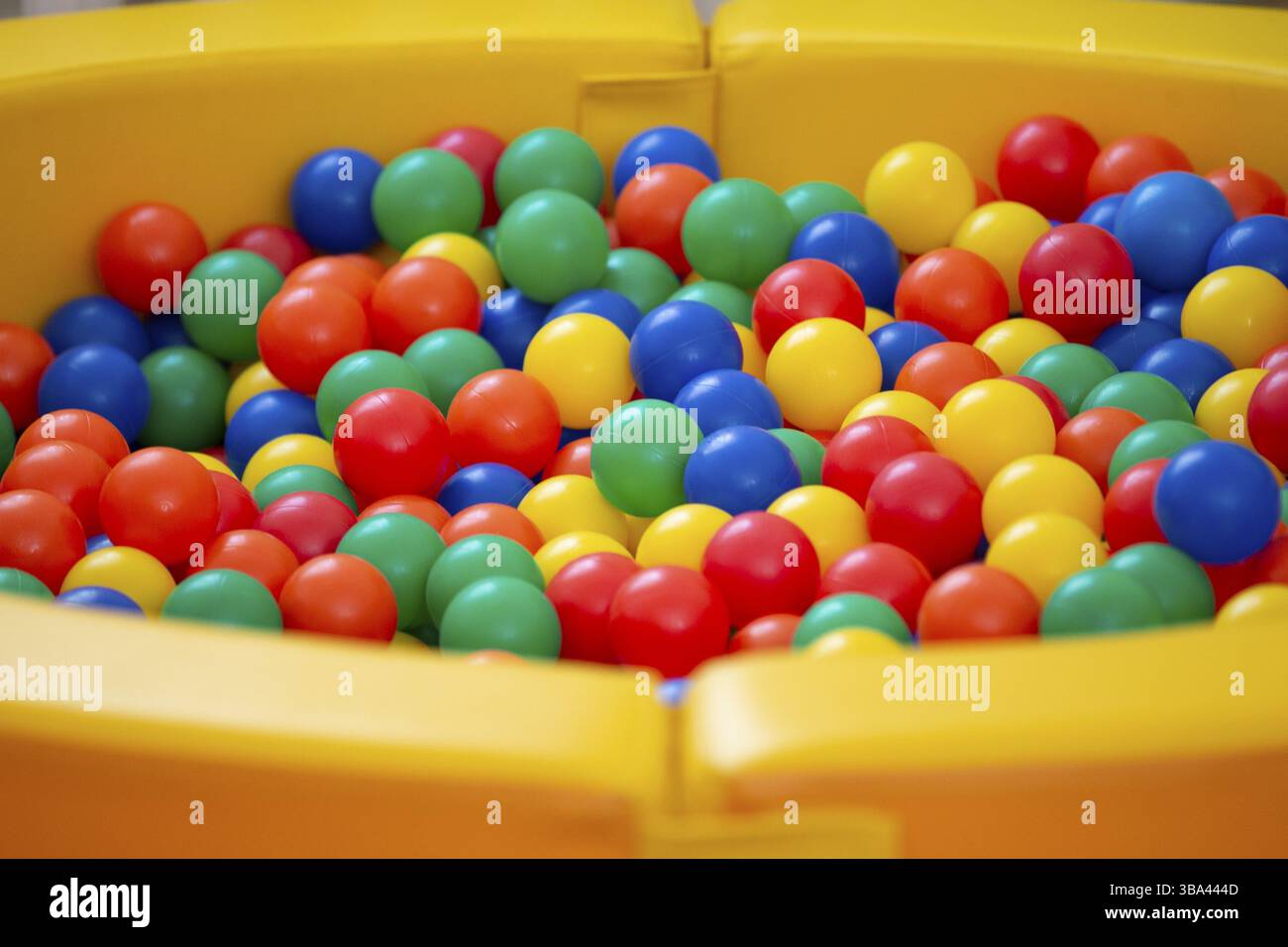 Fond de boules colorées en plastique Banque D'Images