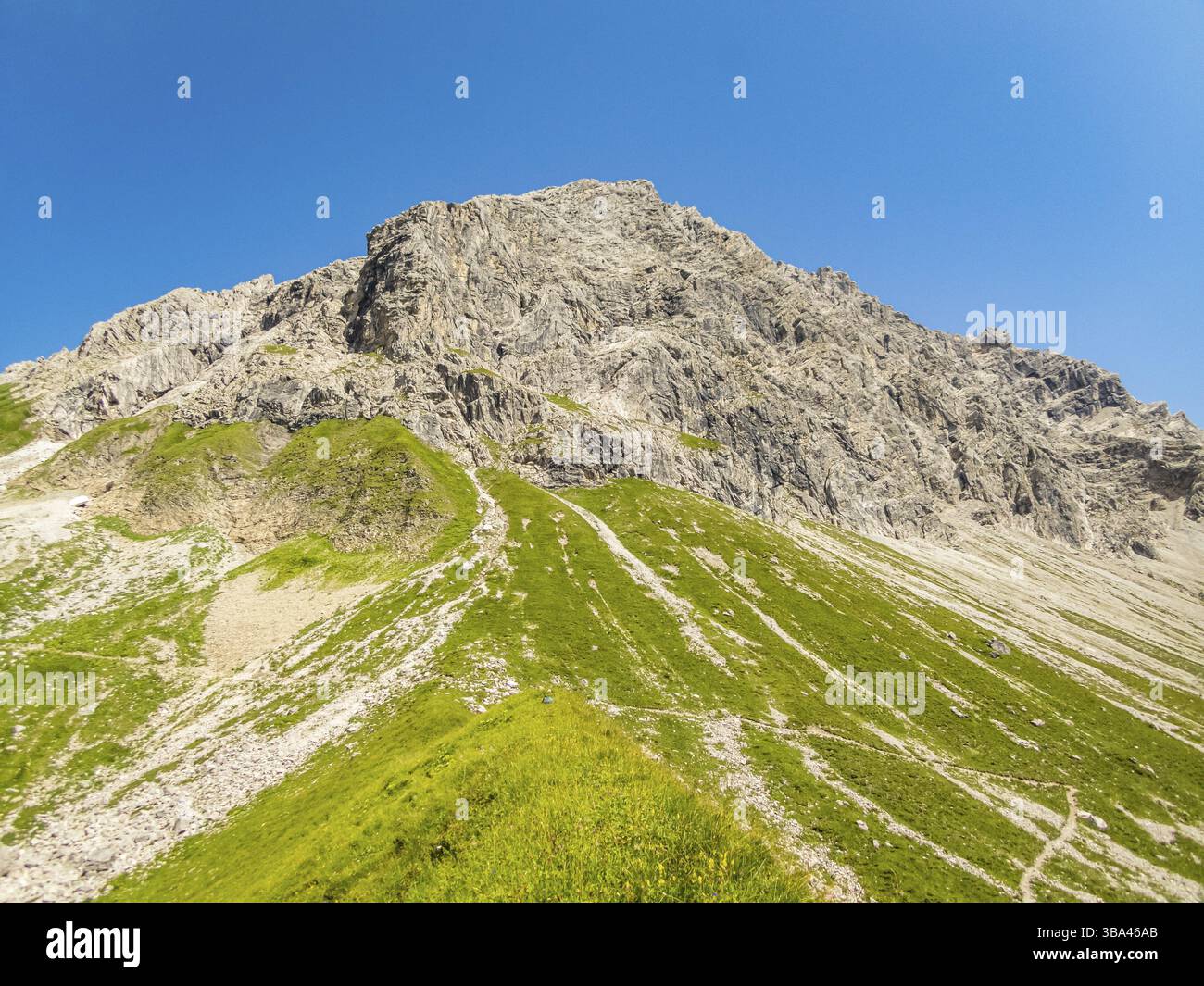 Fantastique randonnée panoramique depuis le Nebelhorn le long de l'Eck Laufbacher via Schneck, Hoplats et Oytal Banque D'Images