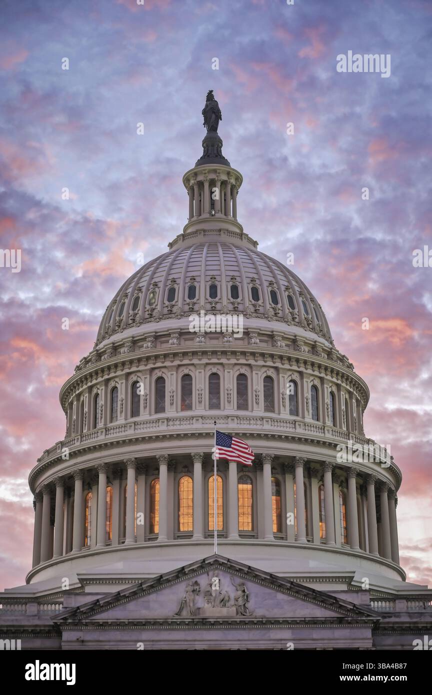 Le Capitole des États-Unis, le lieu de rencontre du Congrès des États-Unis, situé sur Capitol Hill à l'extrémité est du National Mall à Washing Banque D'Images