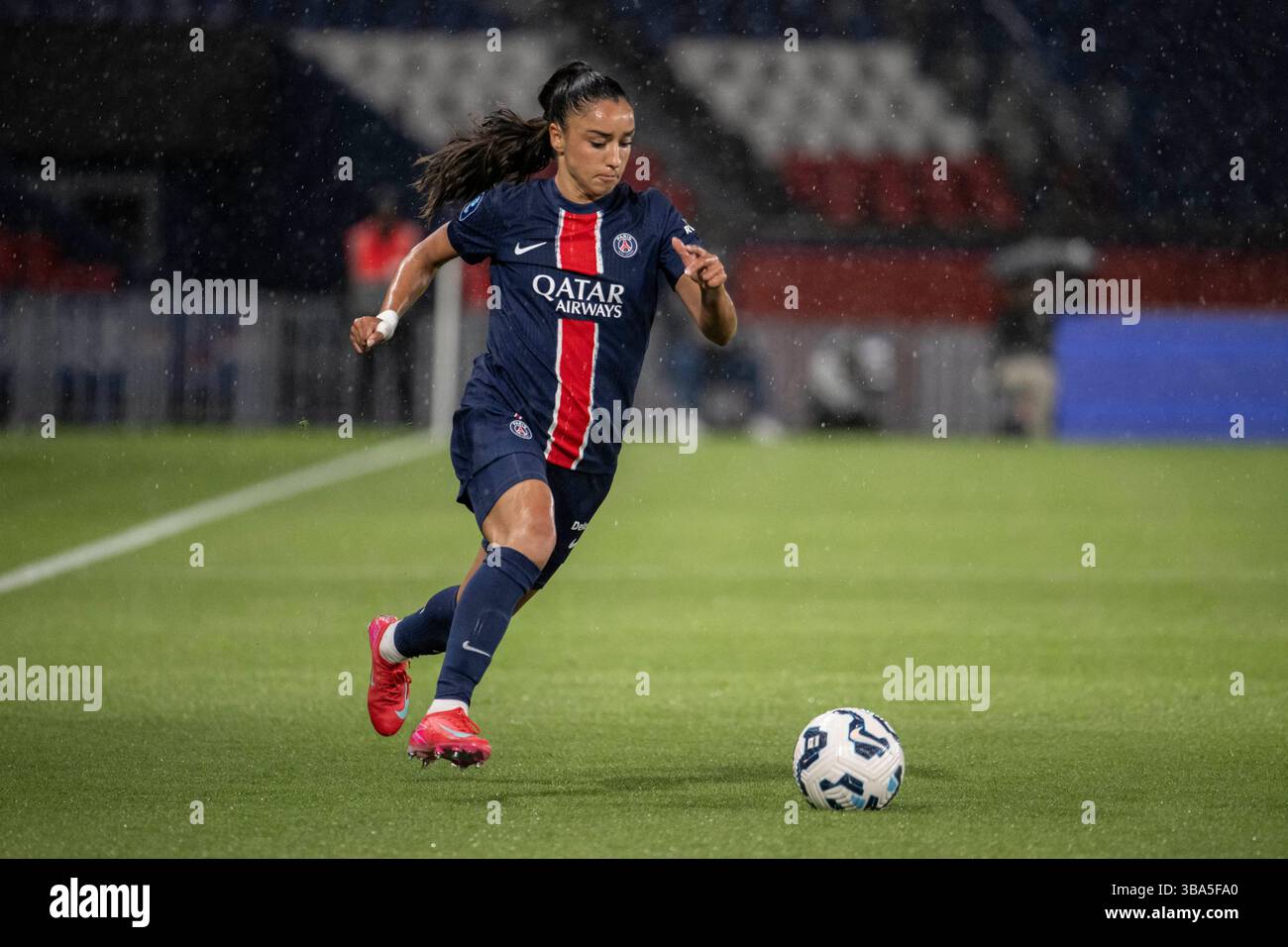 Paris, France. 11 mai 2025. Sakina KARCHAOUI du Paris Saint Germain lors du match de demi-finale féminine Arkema Premiere Ligue entre Paris et Paris FC le 11 mai 2025 au Parc des Princes à Paris. Photo par Eliot Blondet/ABACAPRESS.COM crédit : Abaca Press/Alamy Live News Banque D'Images