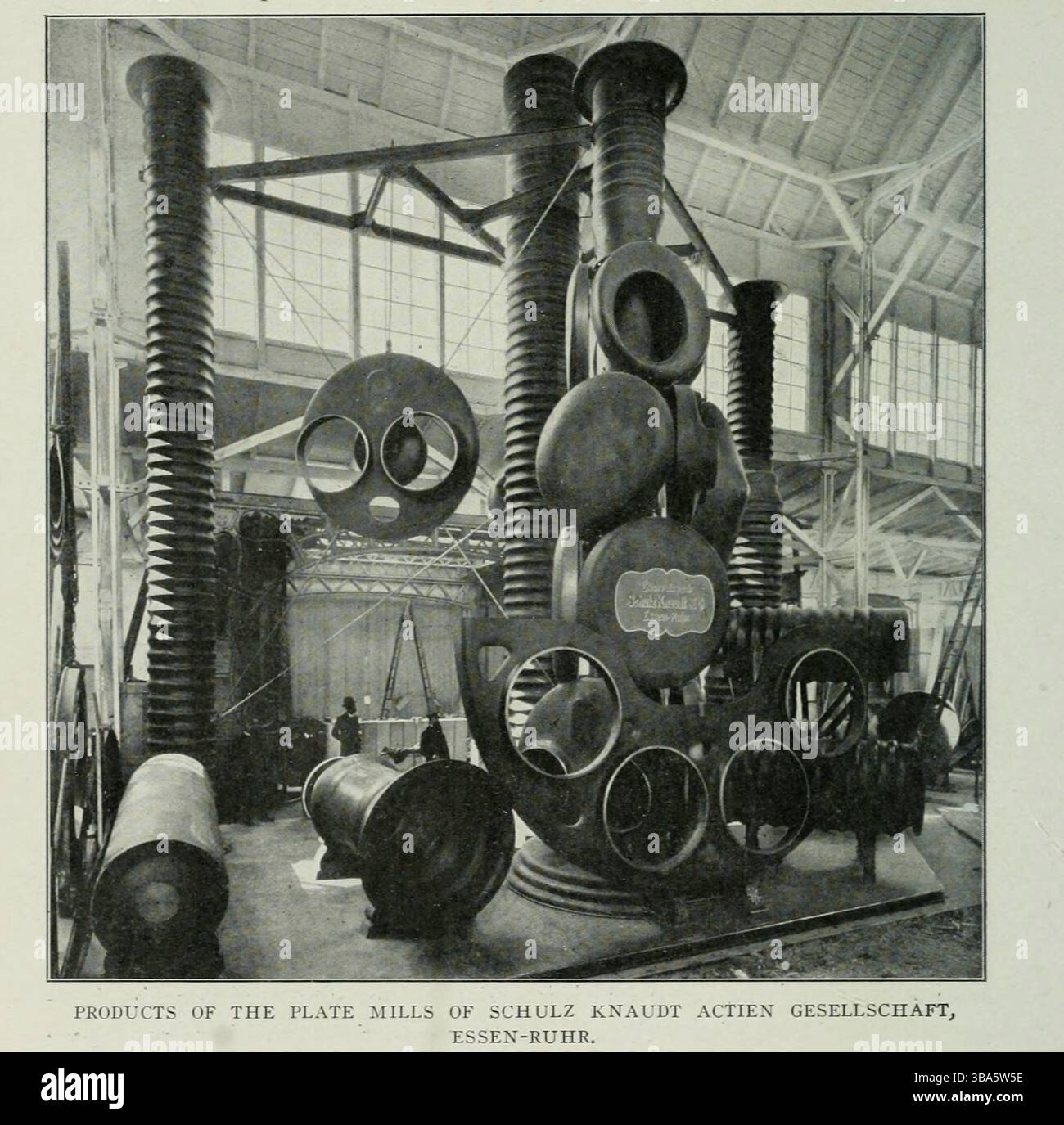 PRODUITS DES LAMINOIRS À PLAQUES DE SCHULZ KNAUDT ACTIEN GESELLSCHAFT, ESSEX-RUHR. De l'article CARACTÉRISTIQUES SAILLANTES DE L'EXPOSITION DUSSELDORF. Par Harrington Emerson. Tiré de l'Engineering Magazine consacré au progrès industriel volume XXIV octobre 1902 - mars 1903 The Engineering Magazine Co Banque D'Images
