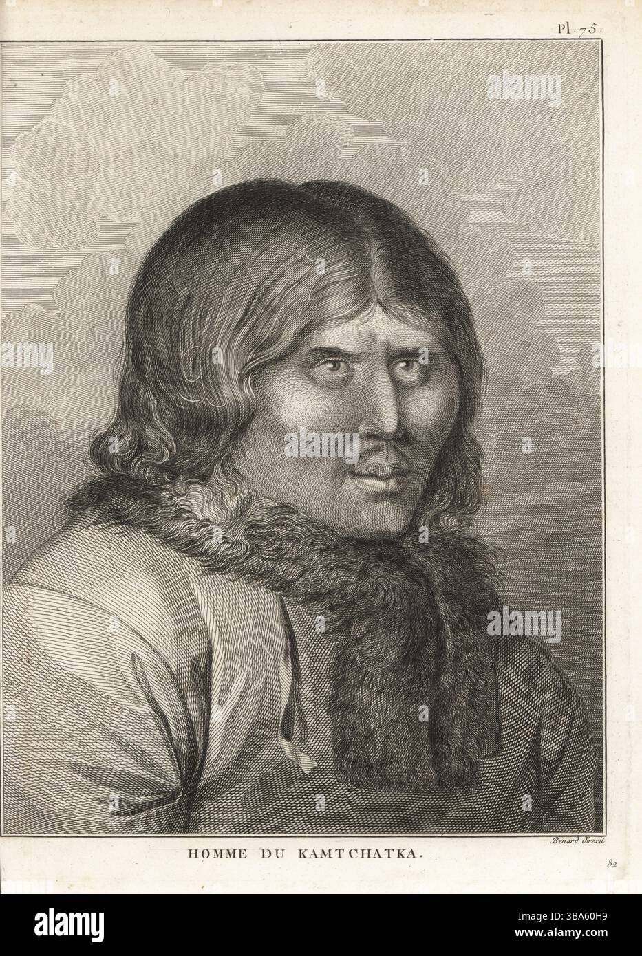 Kamchadal homme du Kamtchatka. Homme aux cheveux longs dans un manteau garni de fourrure en peau animale. Homme du Kamtchatka. Gravure sur cuivre réalisée par Robert Benard d'après une illustration de John Webber tirée de la traduction française du troisième voyage du capitaine James Cook, Troisieme voyage de Capitaine Cook, Hôtel de Thou, Paris, 1785. Banque D'Images