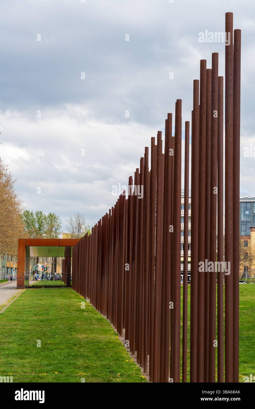 Le mémorial du mur de Berlin, site historique de la guerre froide conservé le long de Bernauer Strasse Banque D'Images