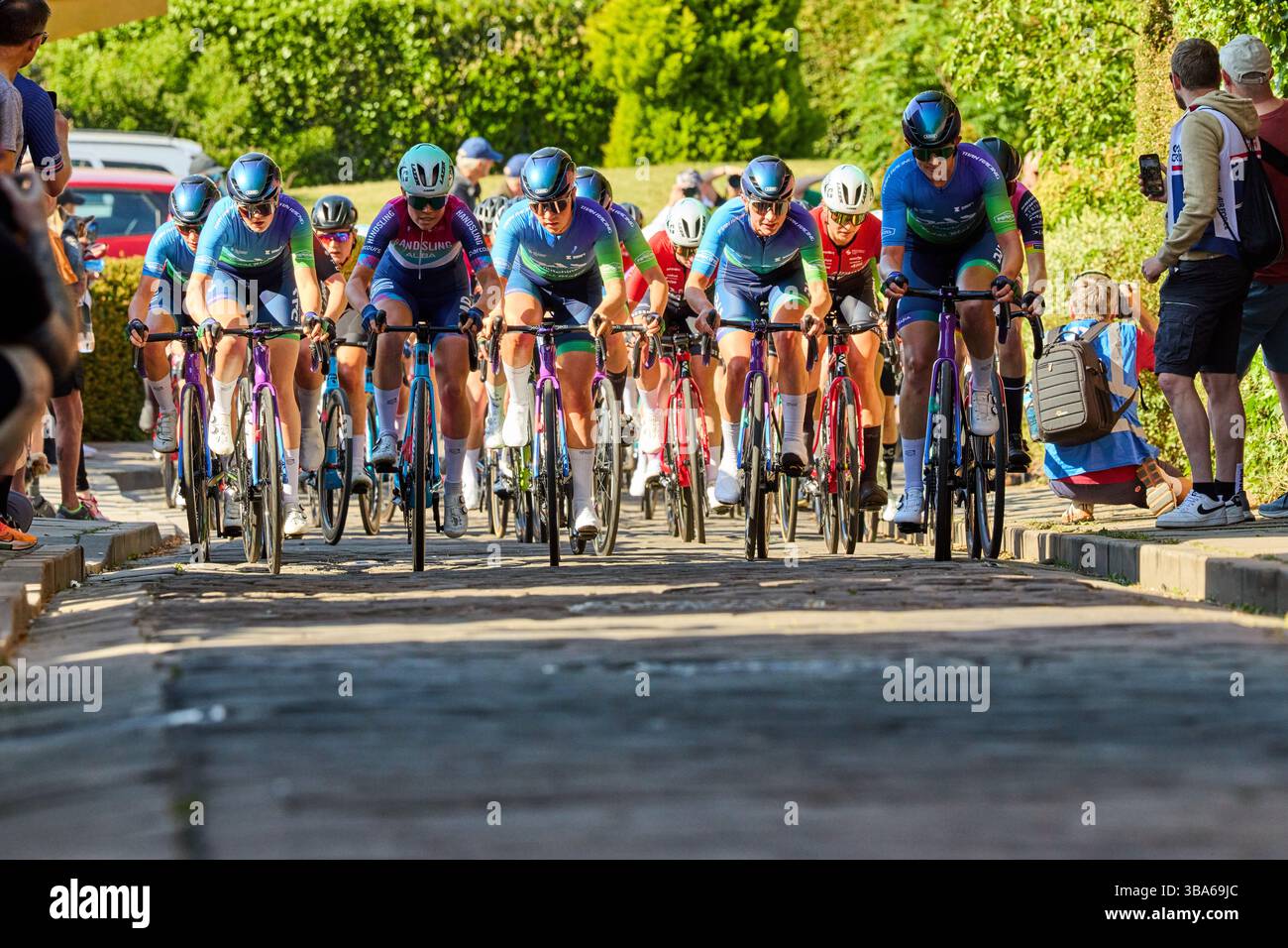 Lincoln, Royaume-Uni. 11 mai 2025. Rapha Lincoln Grand Prix course féminine dimanche 11 mai 2025 1. Lauren Dickson (équipe Handsling Alba Dev Road) 2. Anna Morris 3. Grace Lister (équipe cycliste Hess) crédit photo : Phil Crow/Alamy Live News crédit : Phil Crow/Alamy Live News Banque D'Images