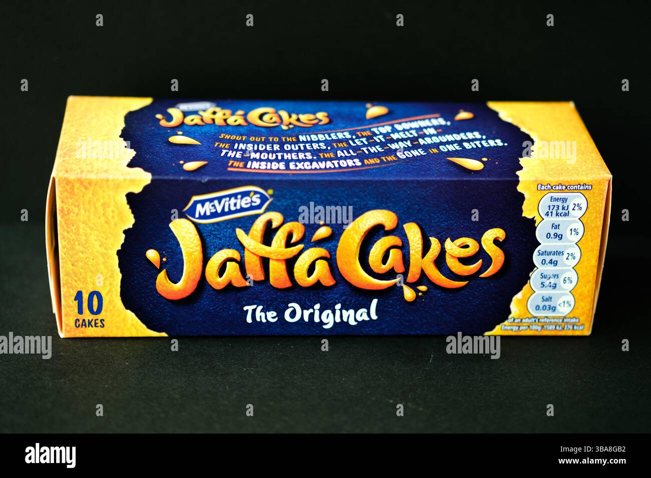 Londres Royaume-Uni, 12 mai 2025, paquet de biscuits authentiques classiques Jaffa Cake Banque D'Images