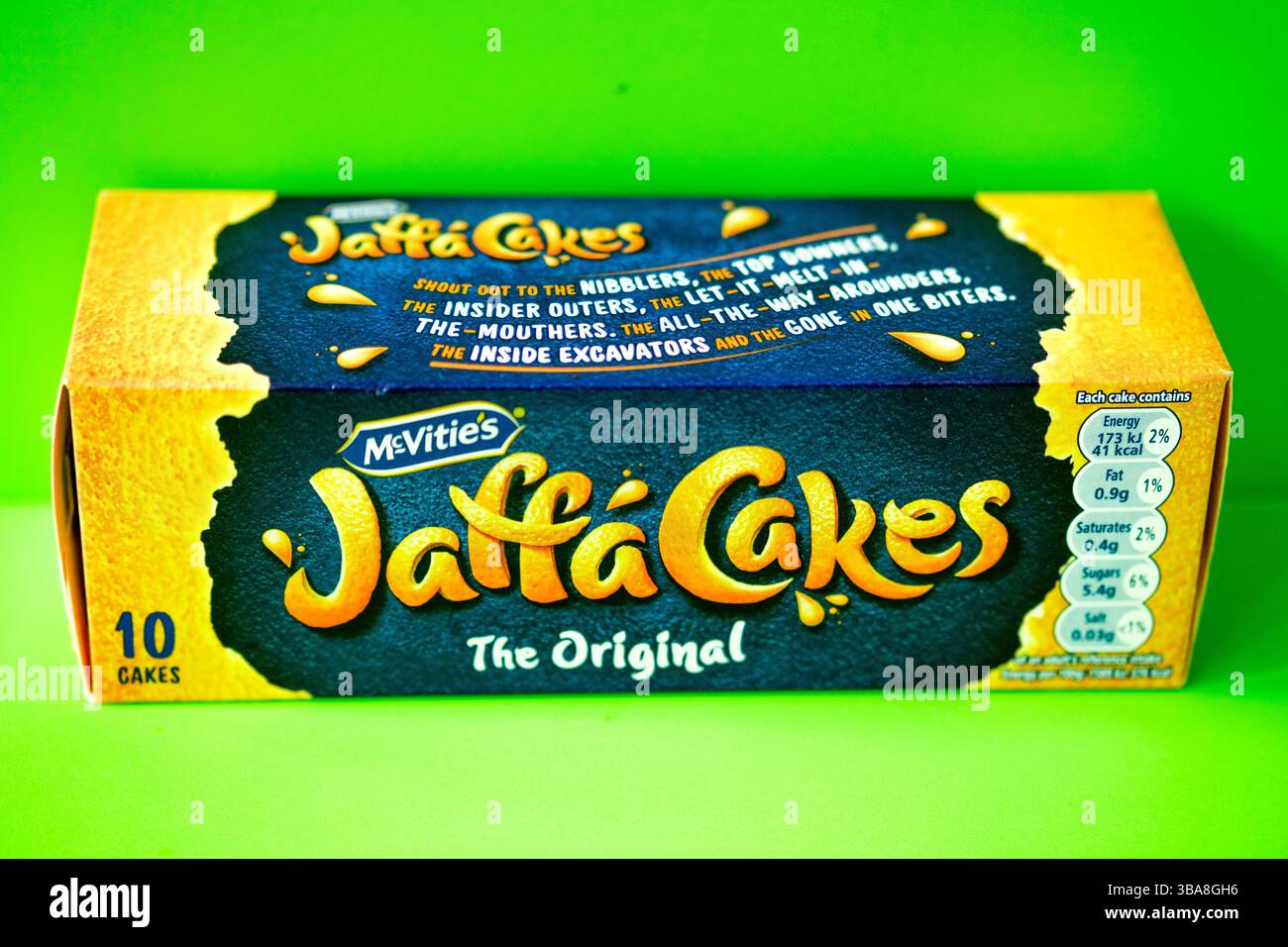 Londres Royaume-Uni, 12 mai 2025, paquet de biscuits authentiques classiques Jaffa Cake Banque D'Images